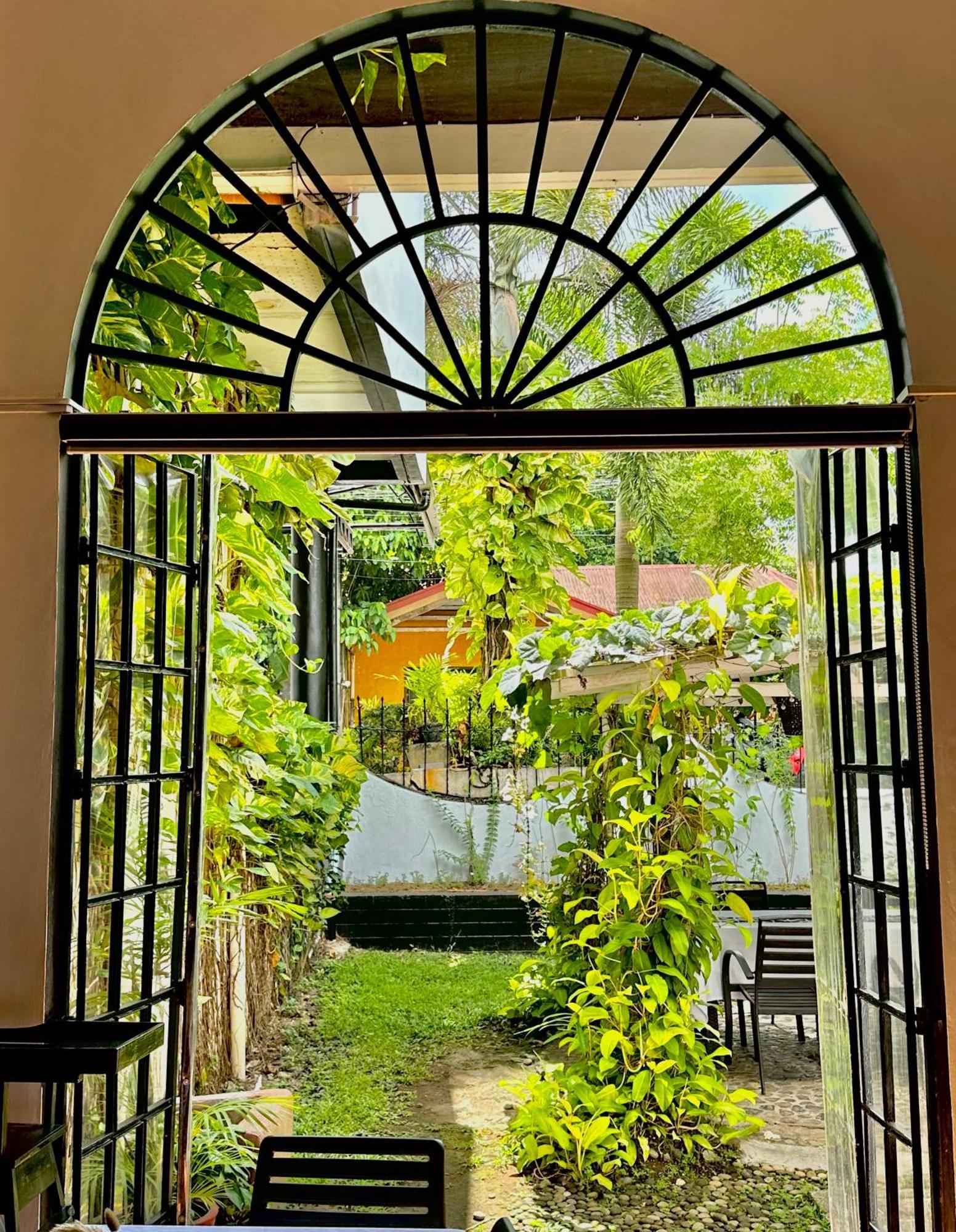 Fernando'S Hotel Sorsogon 외부 사진